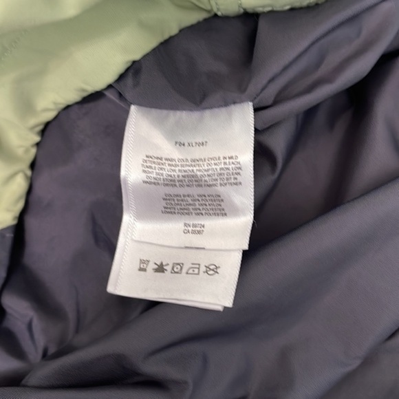 ✨3/$20✨ Columbia Green and Gray Interchange Zip Waterproof Windbreaker. Small - Picture 13 of 16